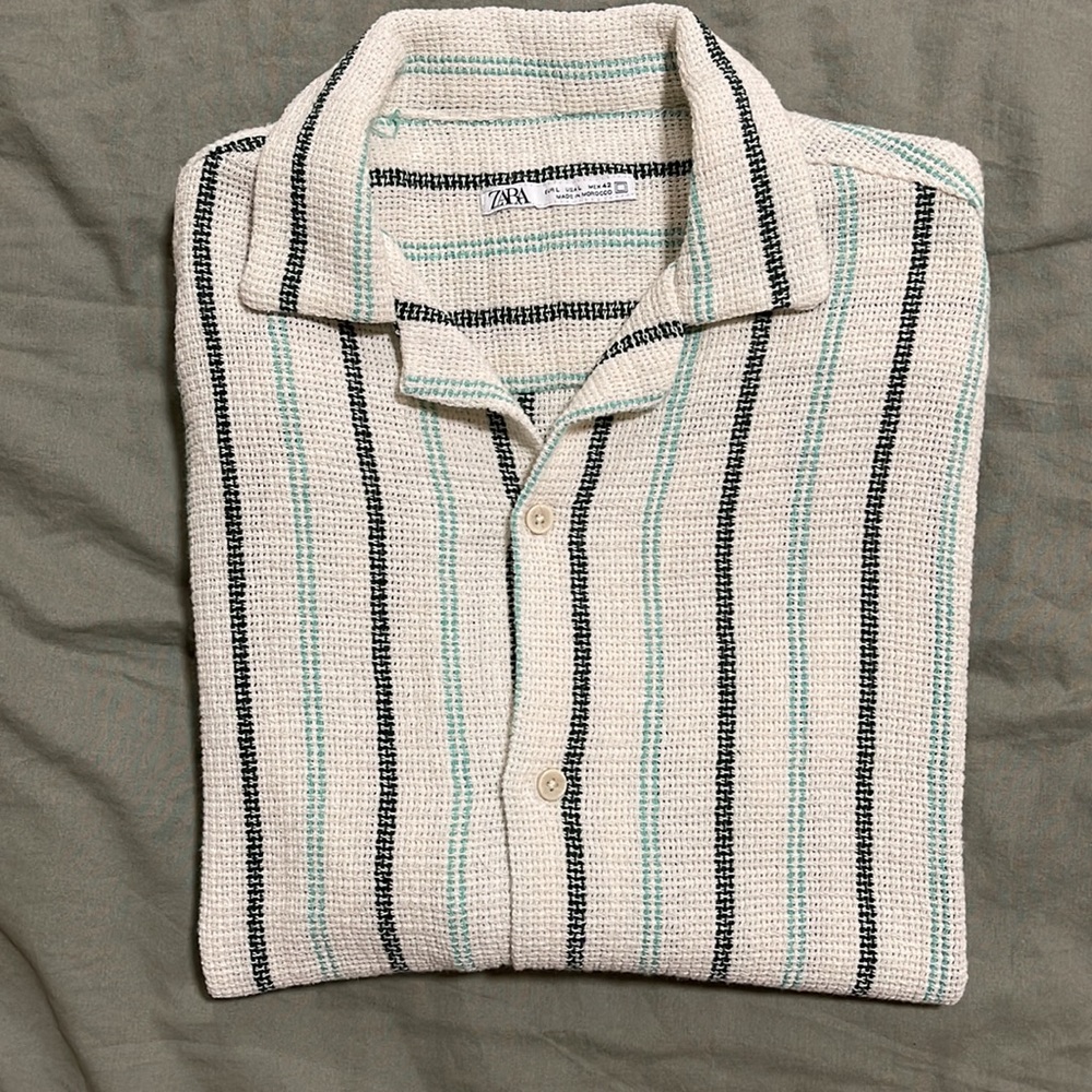 Zara men’s button up top size large